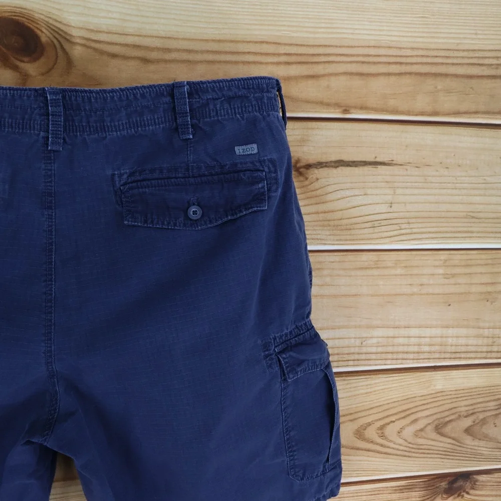IZOD Saltwater Shorts Mens Size‎ 42 Blue 100% Cotton Cargo Pockets Flat Front